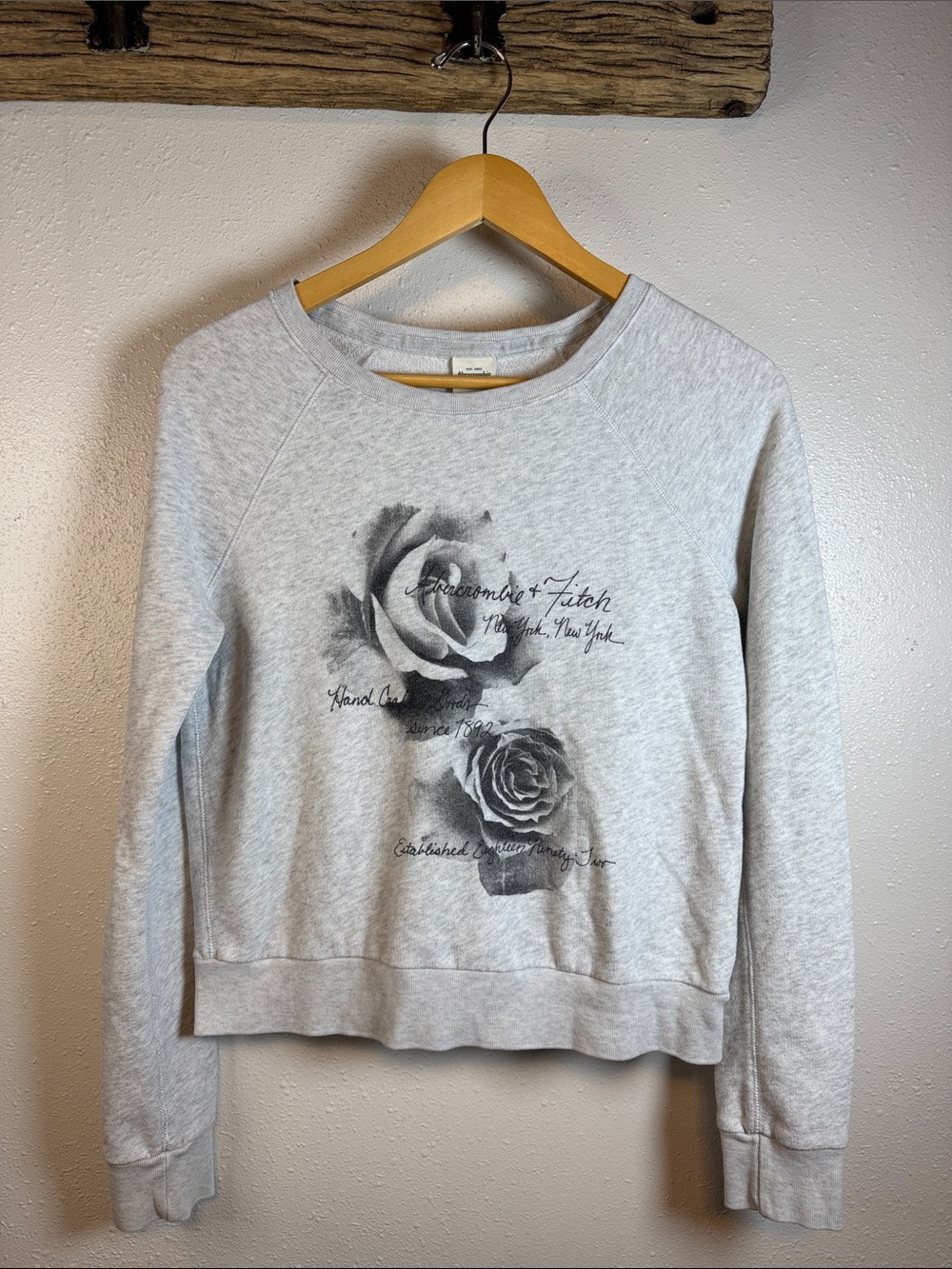Abercrombie & Fitch Light Gray Rose Graphic Crewneck Sweatshirt
